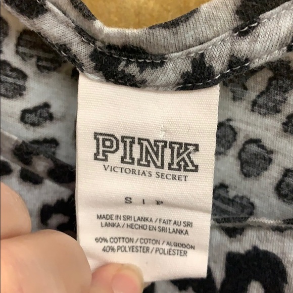 🌻4 for $25🌻 PINK by Victoria’s Secret tanks - Picture 4 of 8
